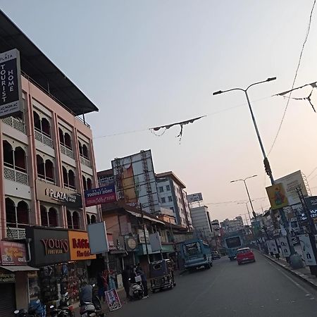 Plaza Tourist Home Kannur Exterior foto