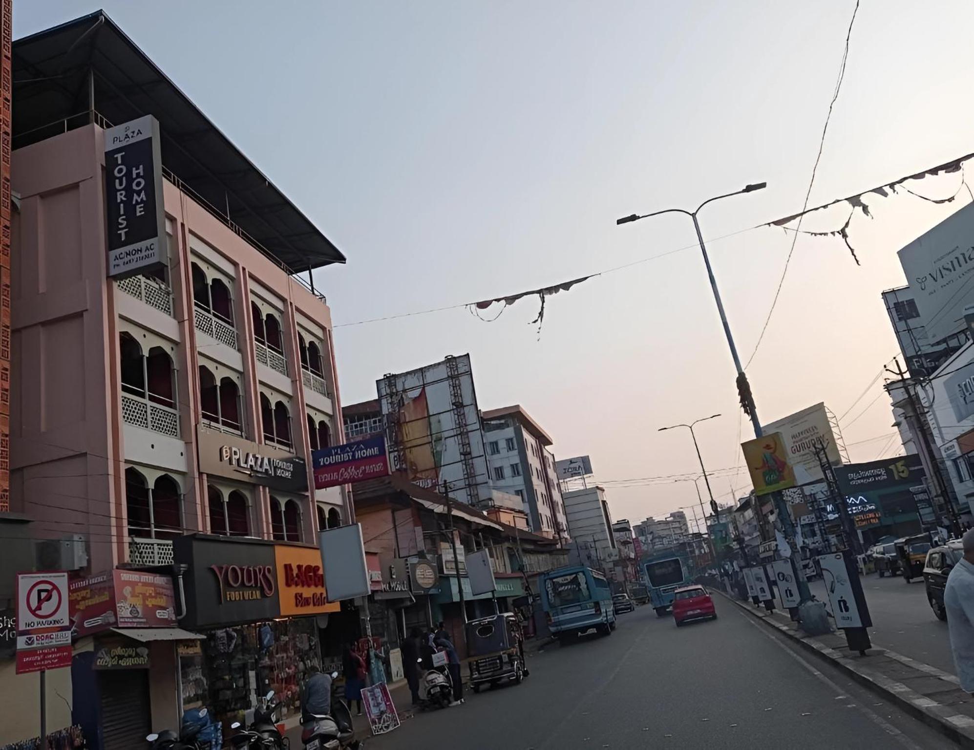 Plaza Tourist Home Kannur Exterior foto