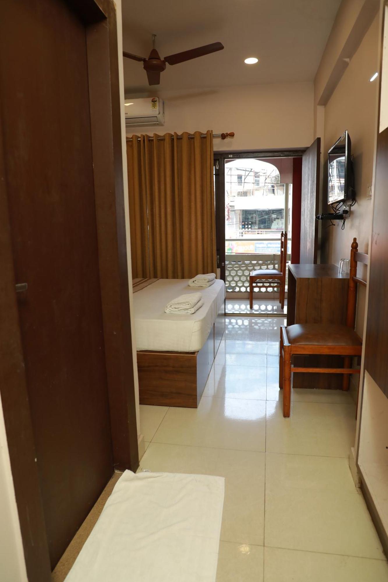 Plaza Tourist Home Kannur Exterior foto